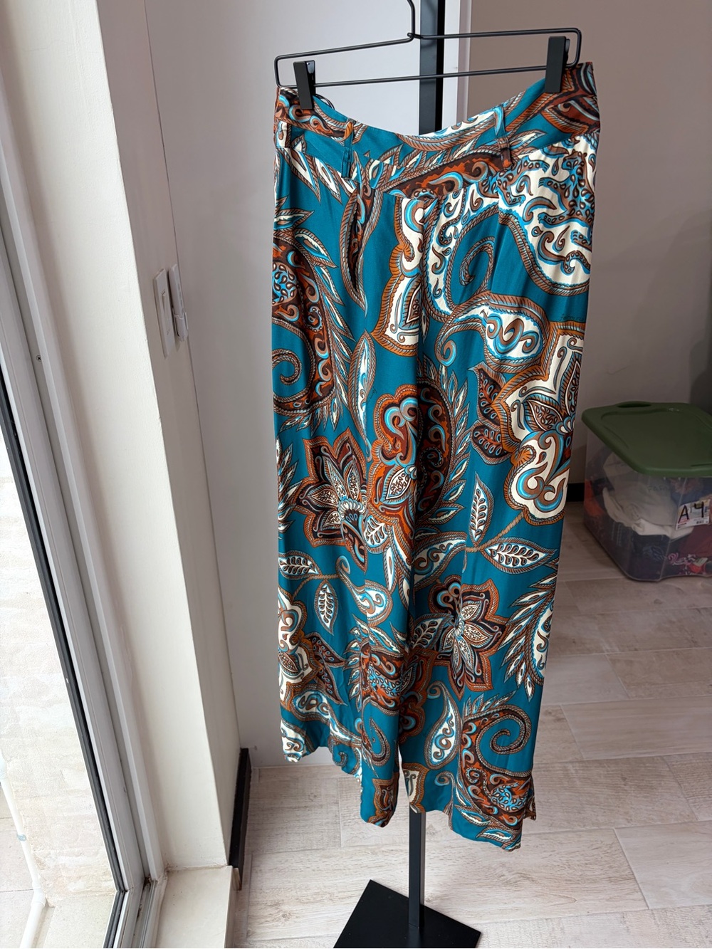 FARM Rio: Leopard Paisley Pants - Picture 6 of 14